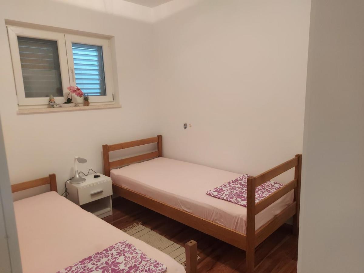 Apartman Slavica Rogoznica  Bagian luar foto